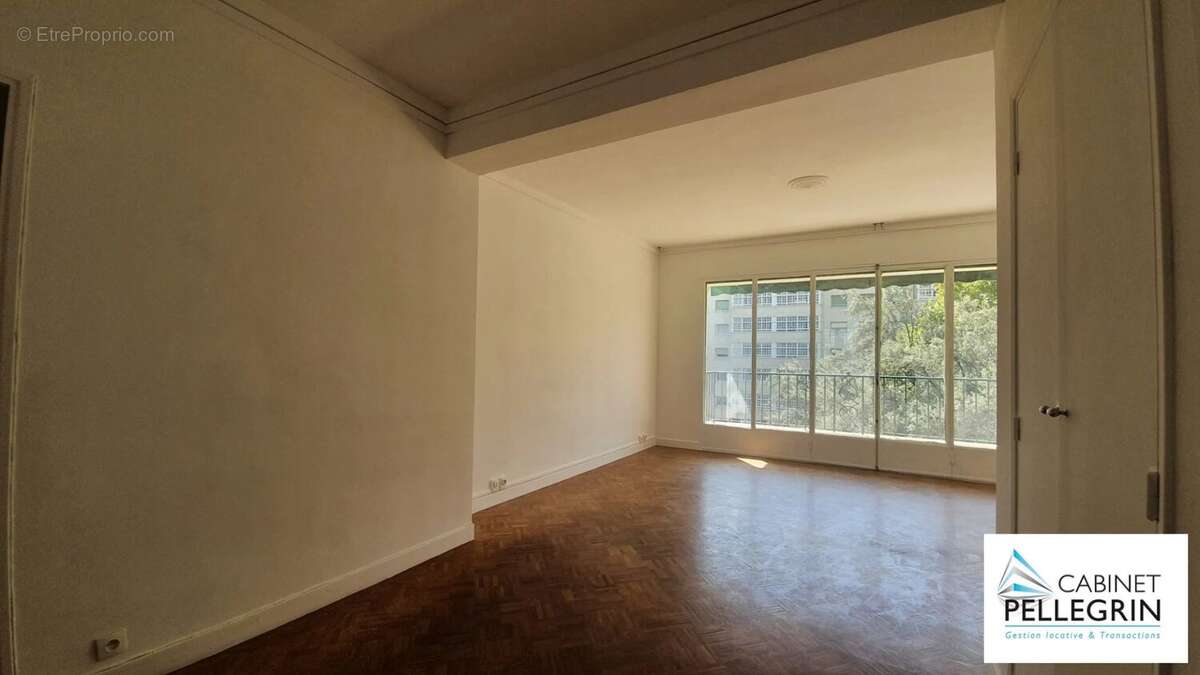 Appartement à MARSEILLE-8E
