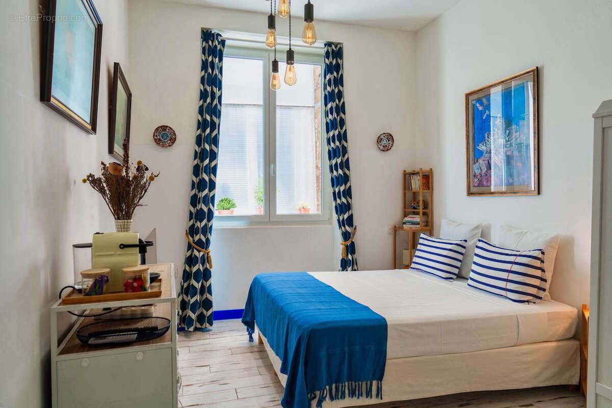 Appartement à MARSEILLE-1E