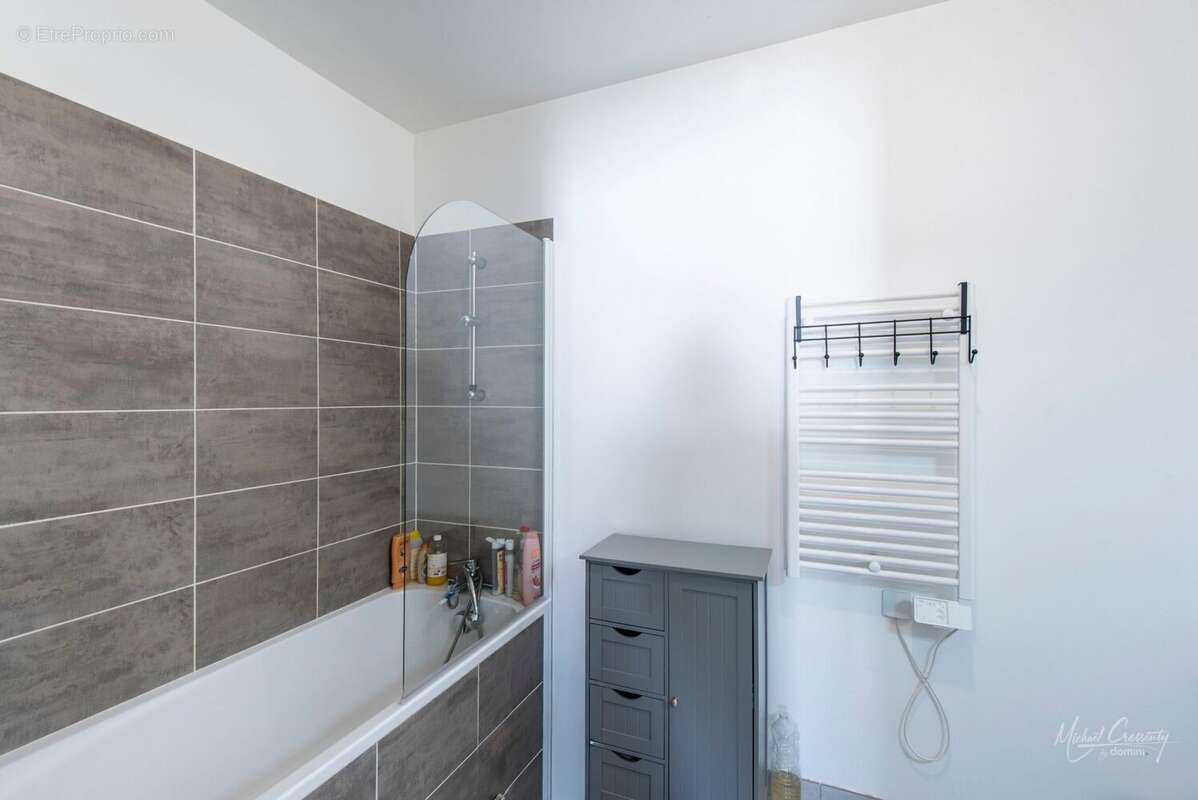 Salle de bains - Appartement à ARLES