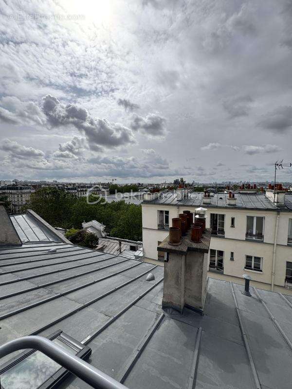 Appartement à PARIS-18E