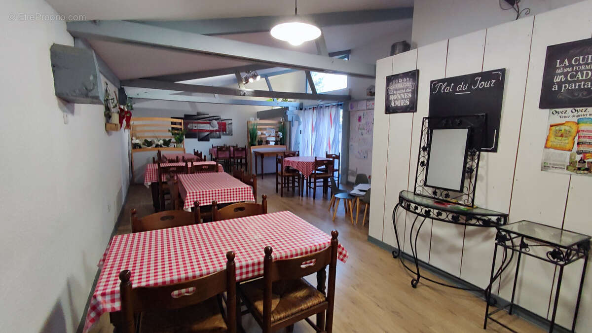 Commerce à COUPTRAIN