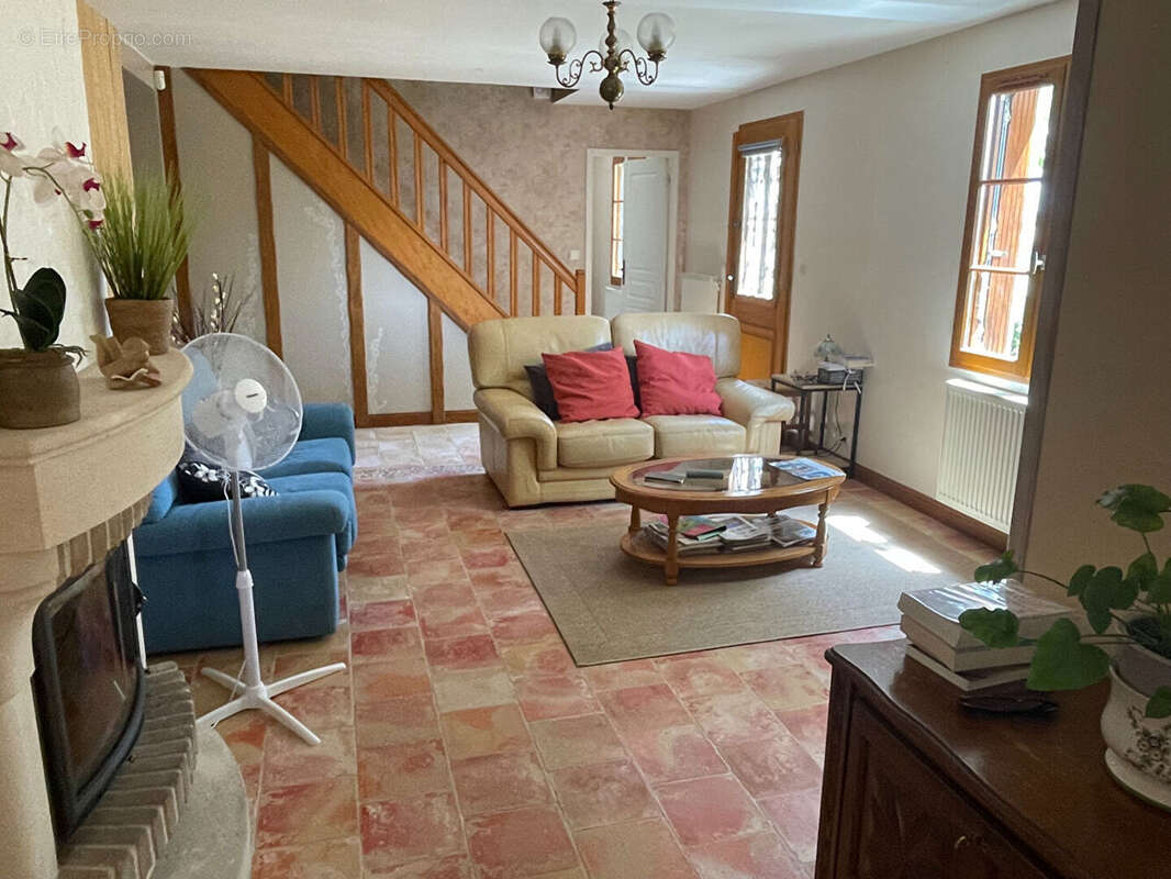 Maison à COUSSAY-LES-BOIS