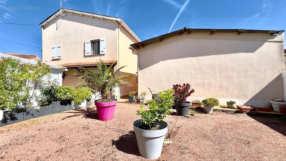 Maison à SAINTE-LIVRADE-SUR-LOT