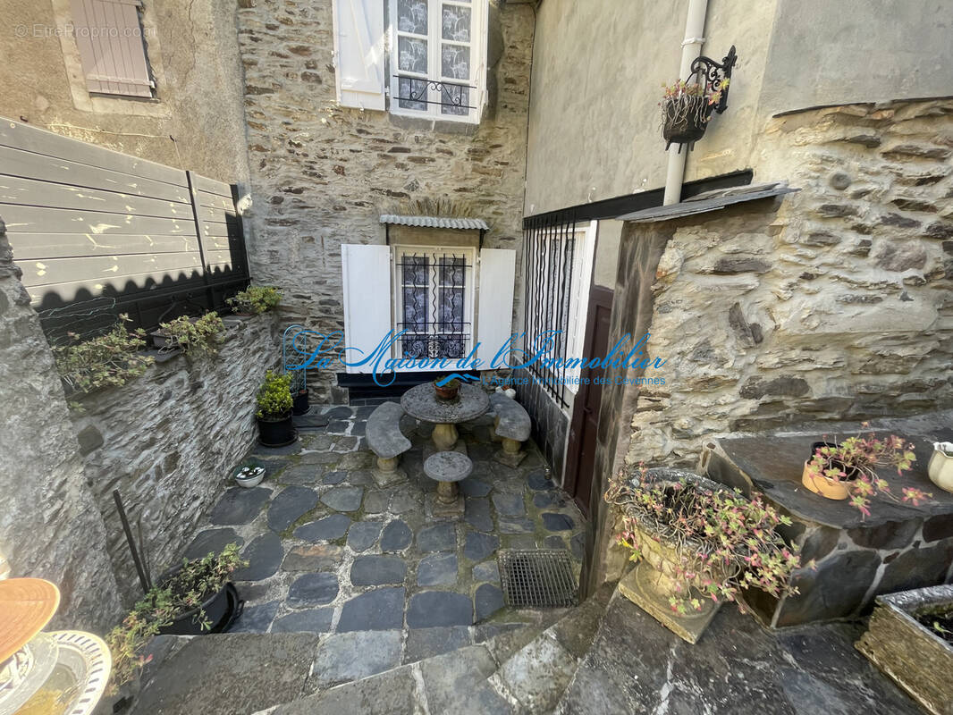 Maison à SAINT-ANDRE-DE-VALBORGNE