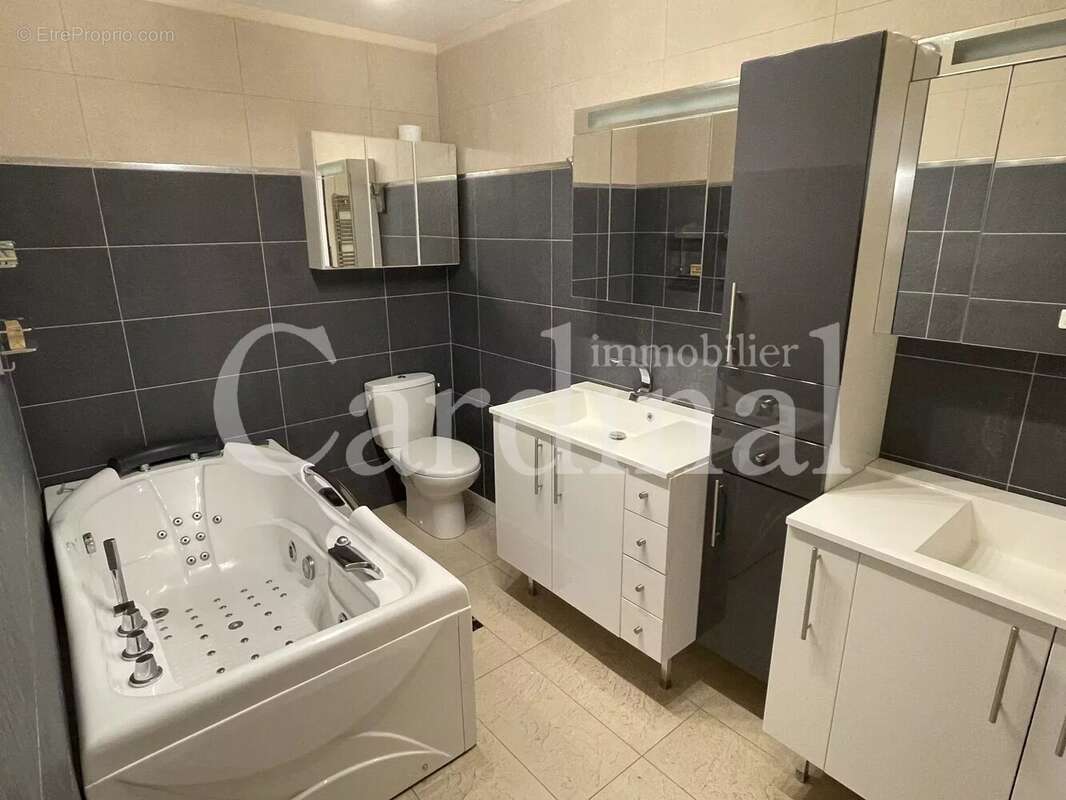 Maison à SAINT-NOM-LA-BRETECHE