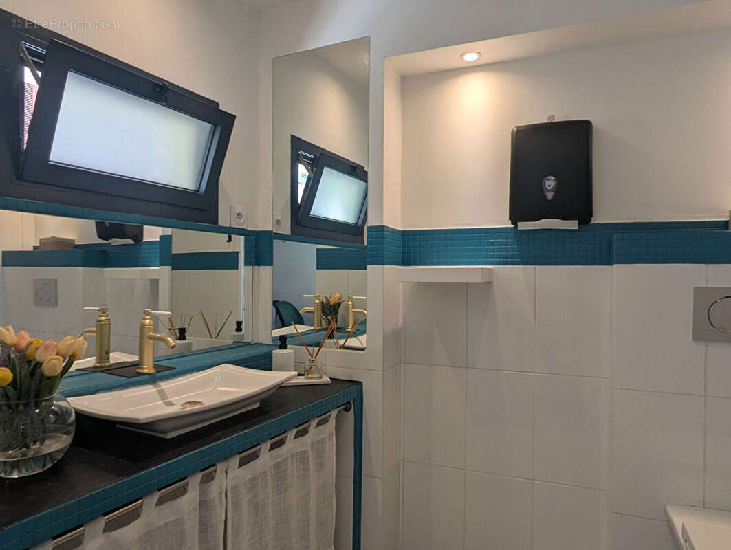 SALERNES, murs commerciaux de 58,25 m² avec fond de commerce - photo 7