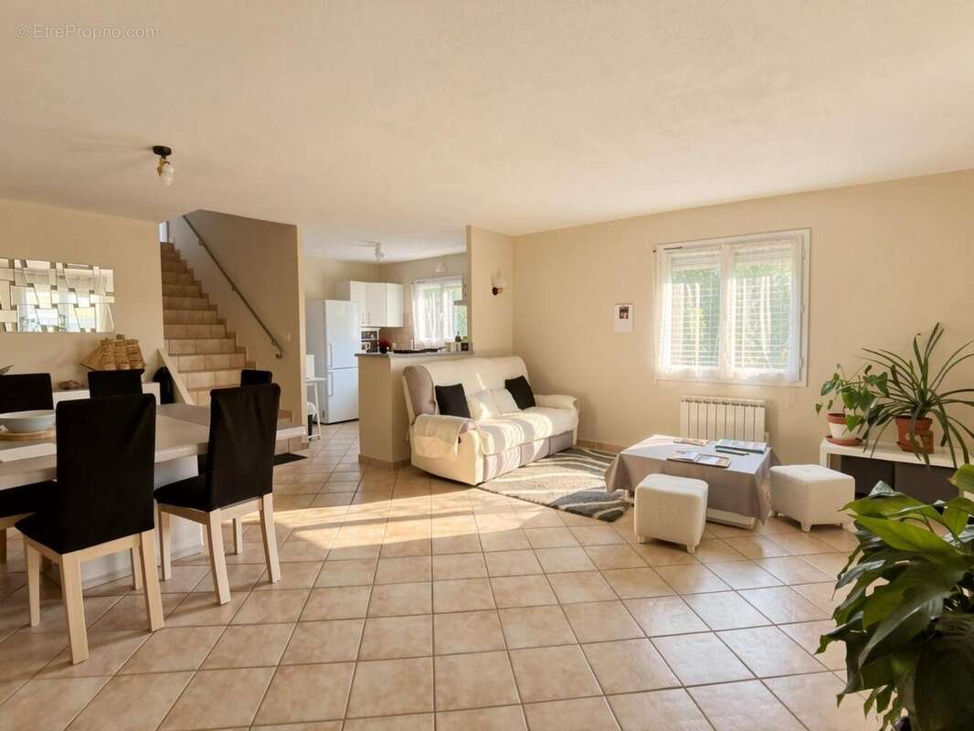   - Maison à AUBENAS