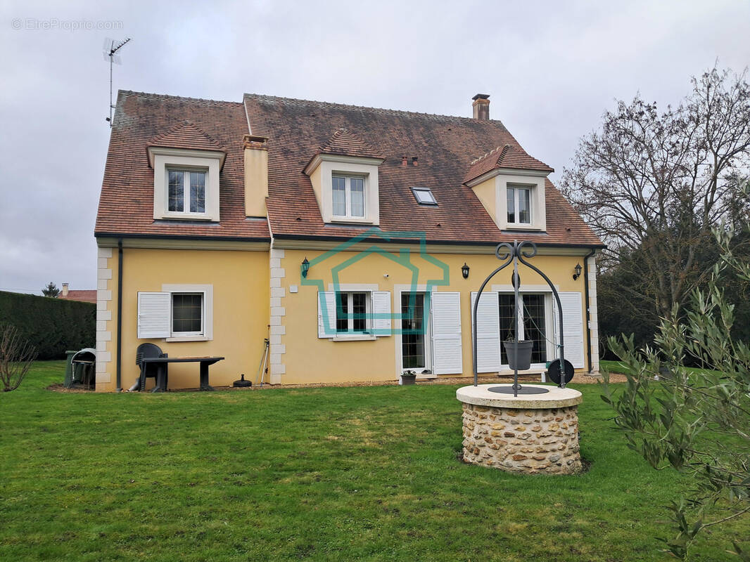 Maison à THOIRY