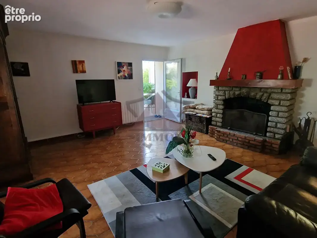 Maison en pierres avec hangar et piscine - photo 5