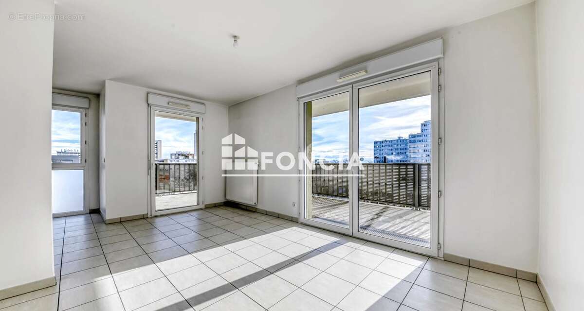 Appartement à RILLIEUX-LA-PAPE