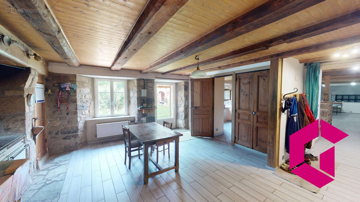 Maison à SAUVESSANGES