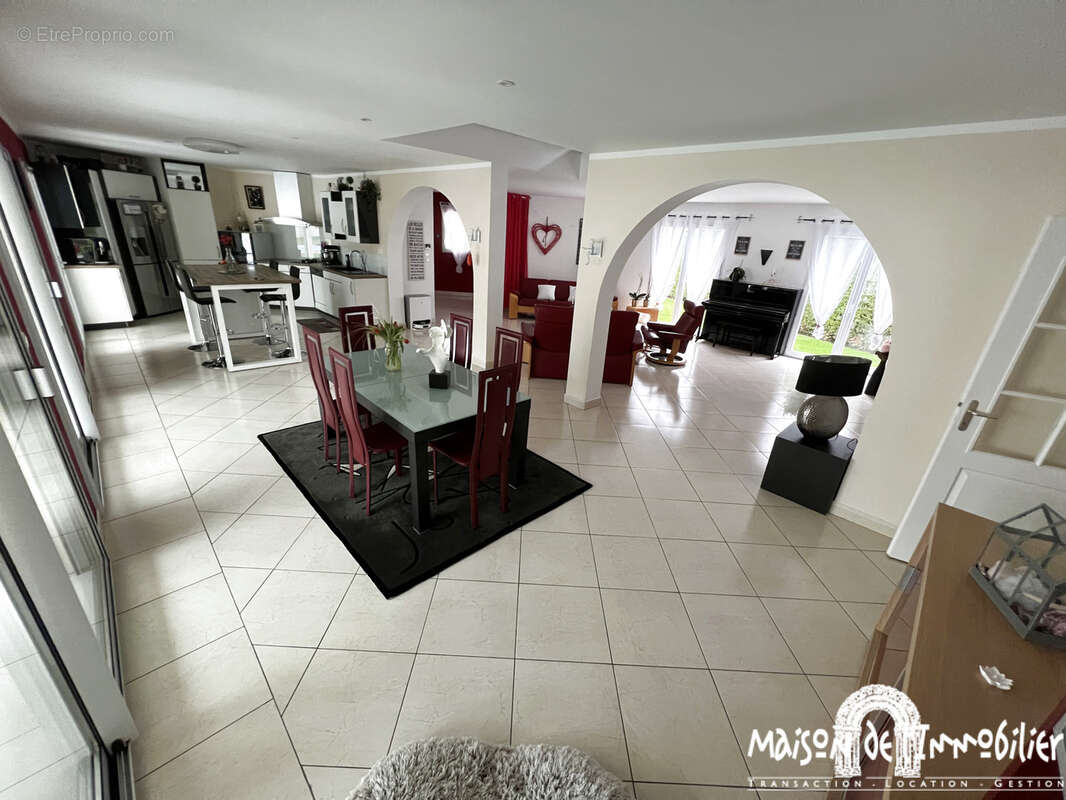 Maison à MESNAC