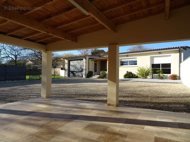 Maison à CHAMPNIERS