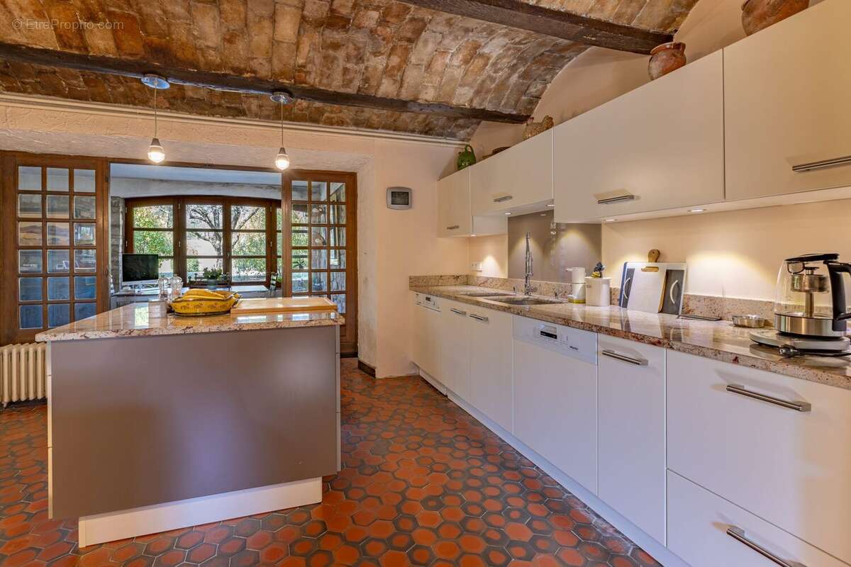 Maison 210 m² à Saint-Hippolyte-Du-Fort  - photo 5