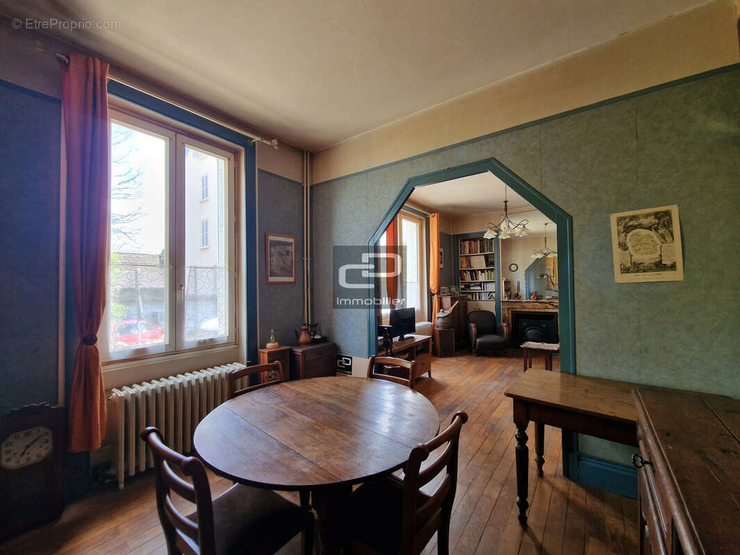 Maison à COUZON-AU-MONT-D'OR