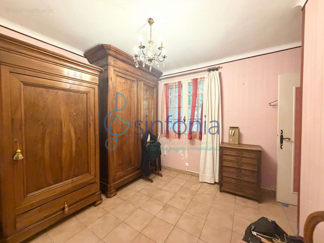 Nîmes   Maison de 120 m2 avec appartement indépendant de 45 m2, 2 garages et jardin - photo 20