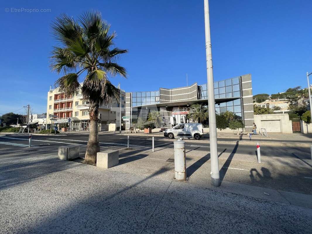 RARE Appartement Type 4 avec parking quartier Corniche Prestation haute de gamme - photo 11