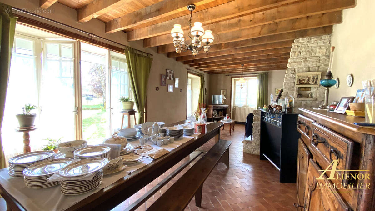 Maison à rénover avec dépendance entre Brantôme et Bourdeilles (24310) - photo 5