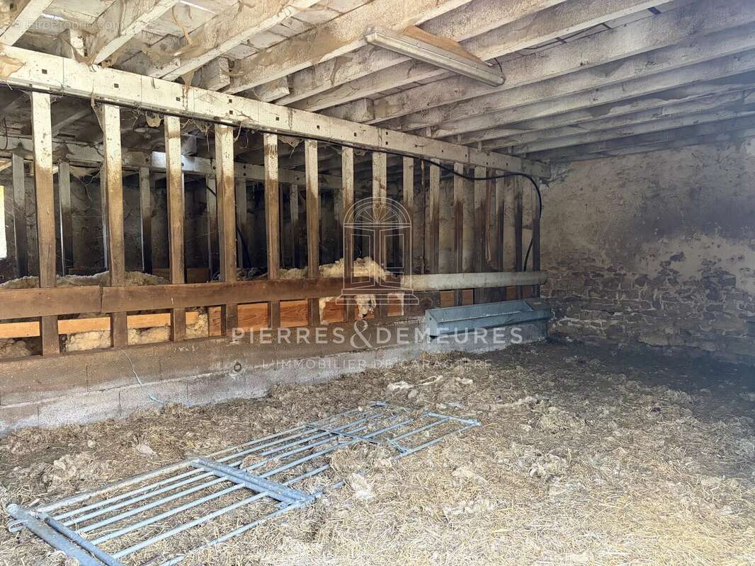 Fermette et ses 1400 m² de dépendances sur 5 hectares - photo 12