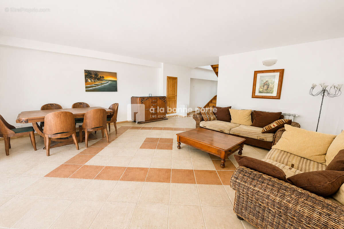Maison 170 m² à Le Castellet  - photo 4