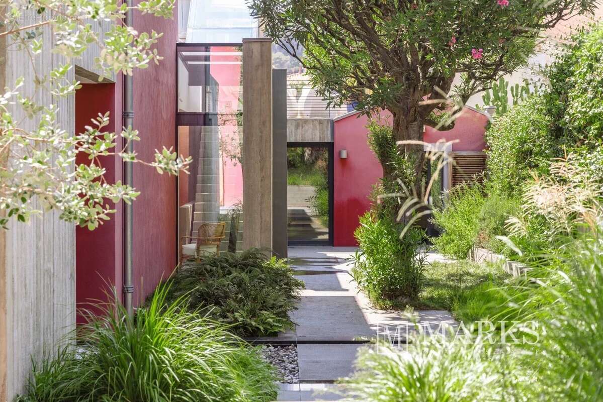 Villa de luxe de 4 chambres au centre de Saint-Jean avec terrain plat - photo 29