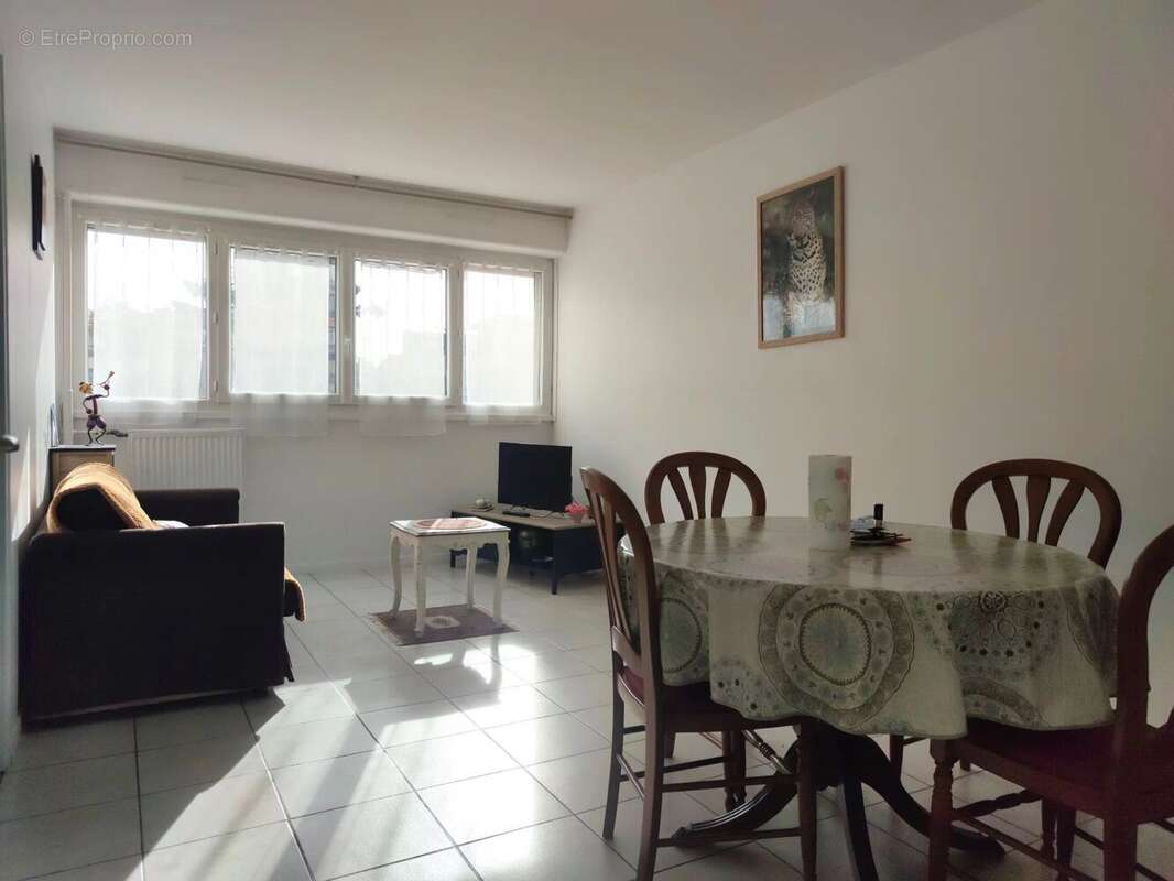 Appartement à COLOMBES