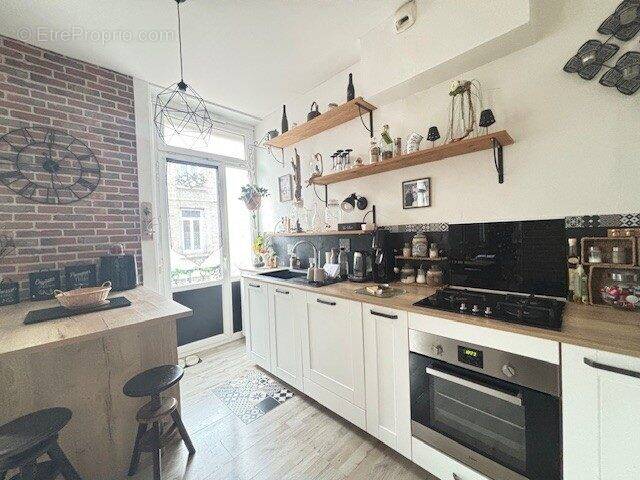 Appartement à SAINT-GENEST-LERPT