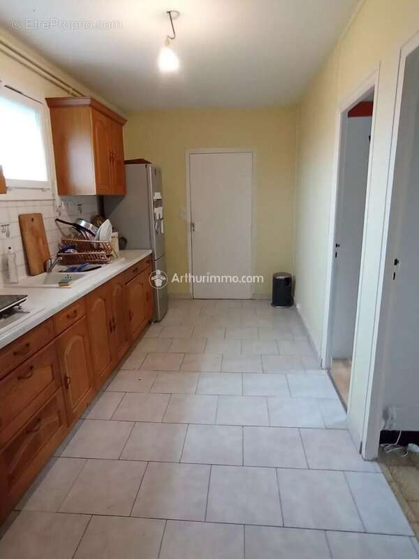 Maison à SAINT-GEORGES-DE-LONGUEPIERRE