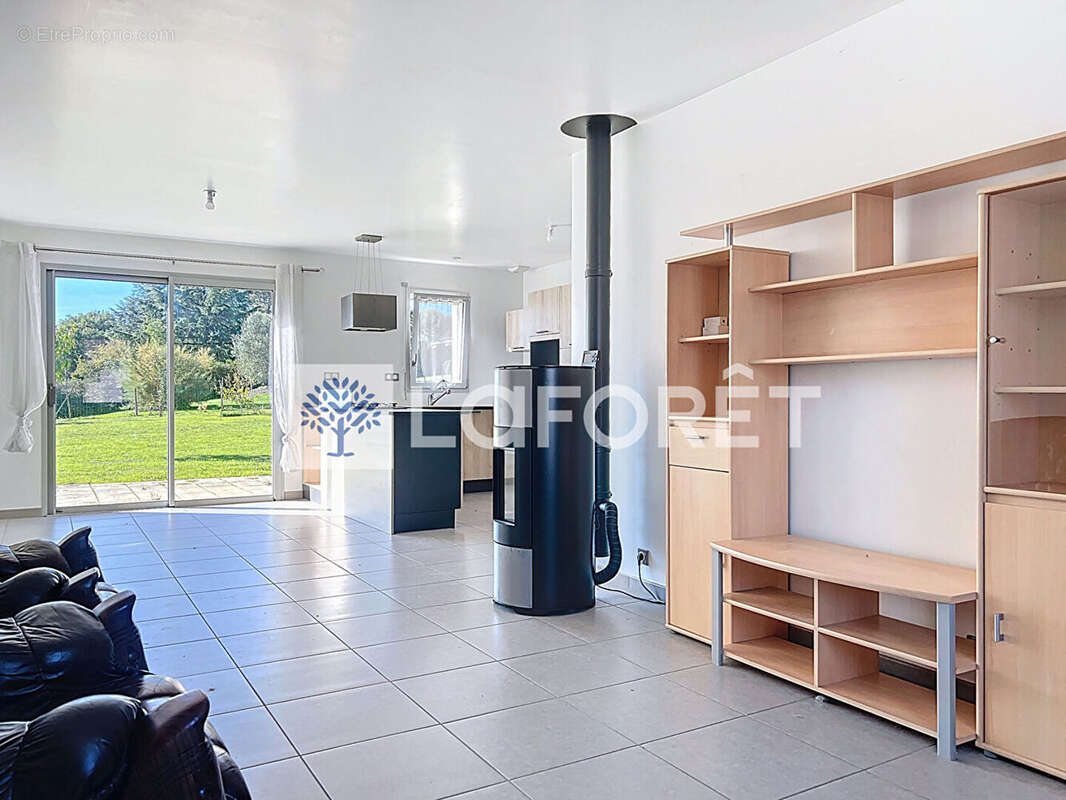 Maison à SAINT-LOUP-LAMAIRE