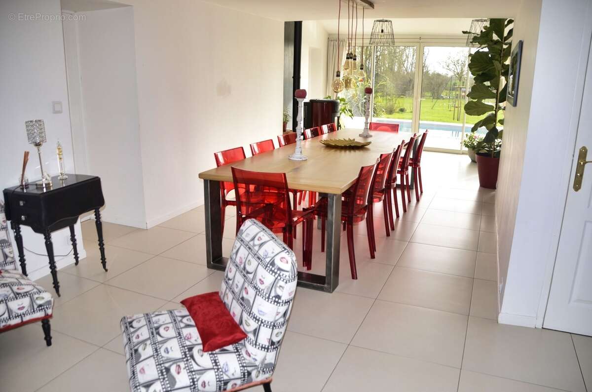 Maison à vendre 8 pièces LE GUE D'ALLERE (17) - photo 4