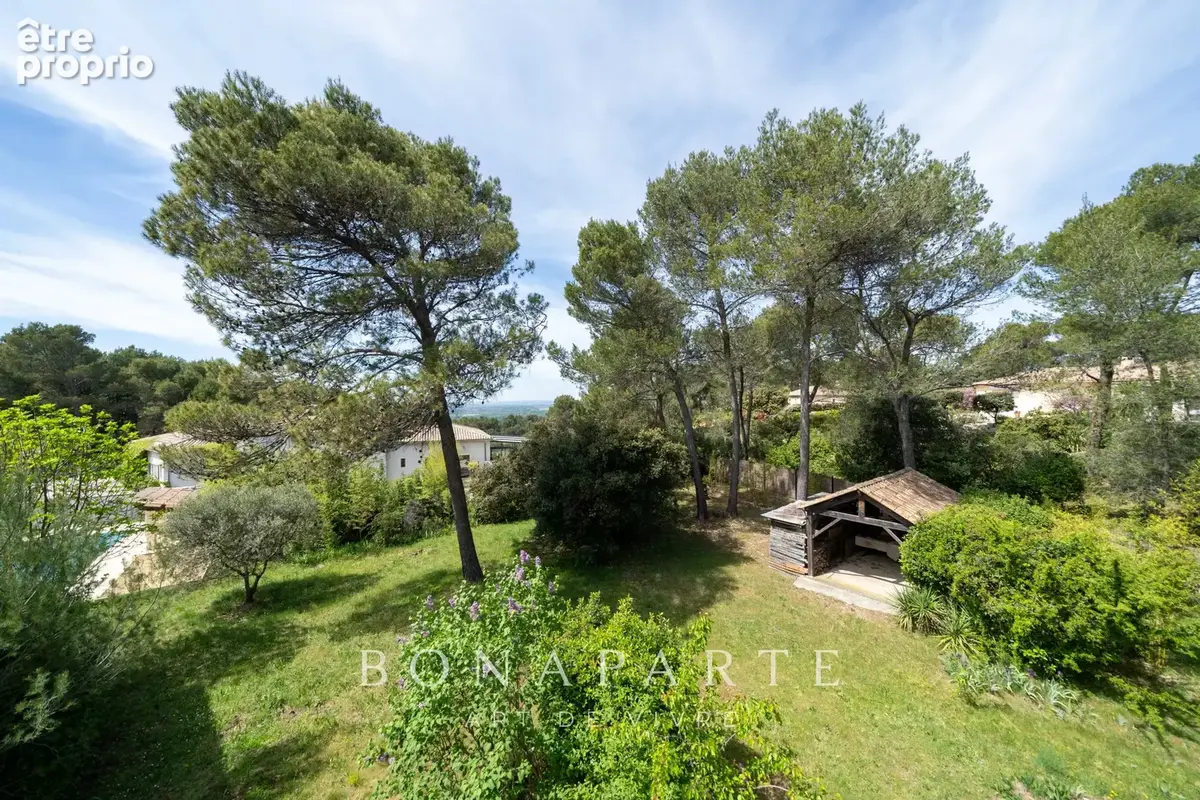 Maison 9 pieces - 368m2 au sol - 3000m2 de terrain  - piscine et garage - photo 12