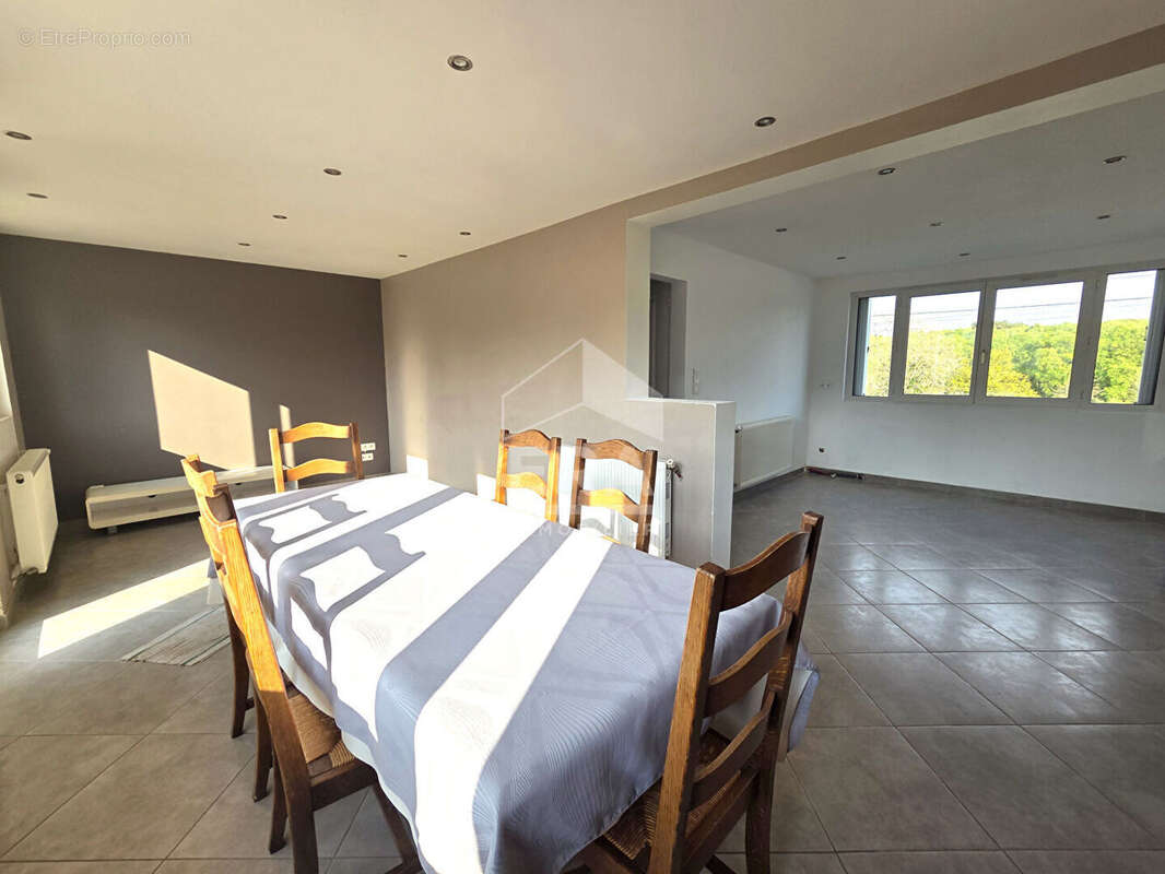 Maison à SAINT-ETIENNE-AU-MONT