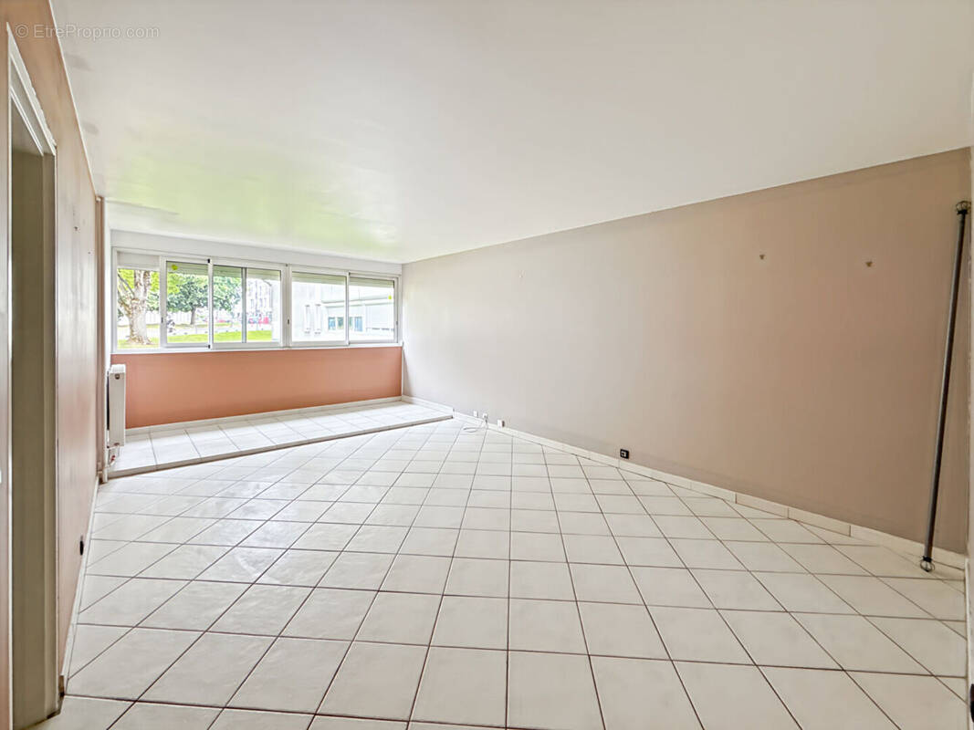 Appartement à SAVIGNY-LE-TEMPLE