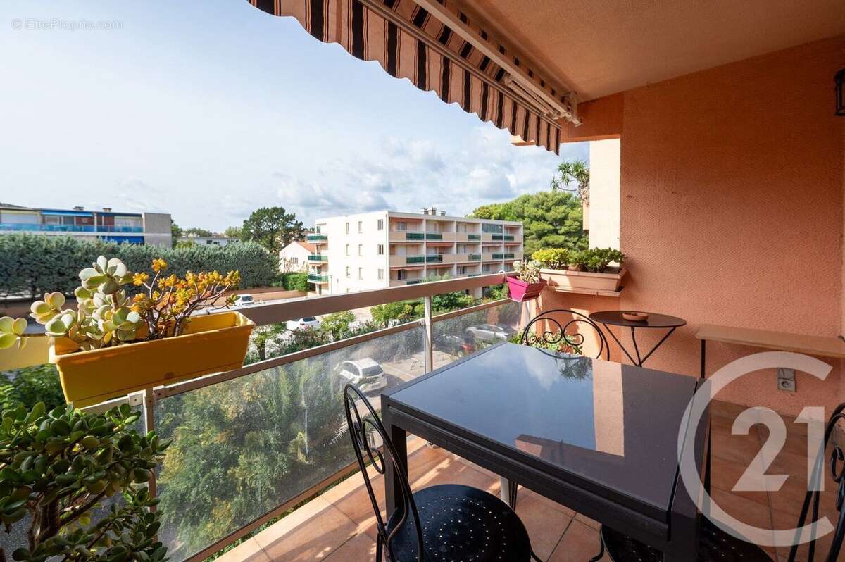 Appartement à BORMES-LES-MIMOSAS