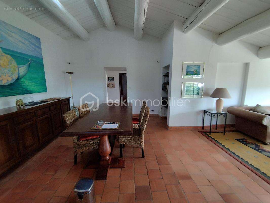 Propriété de 2 habitations et hangars - photo 11
