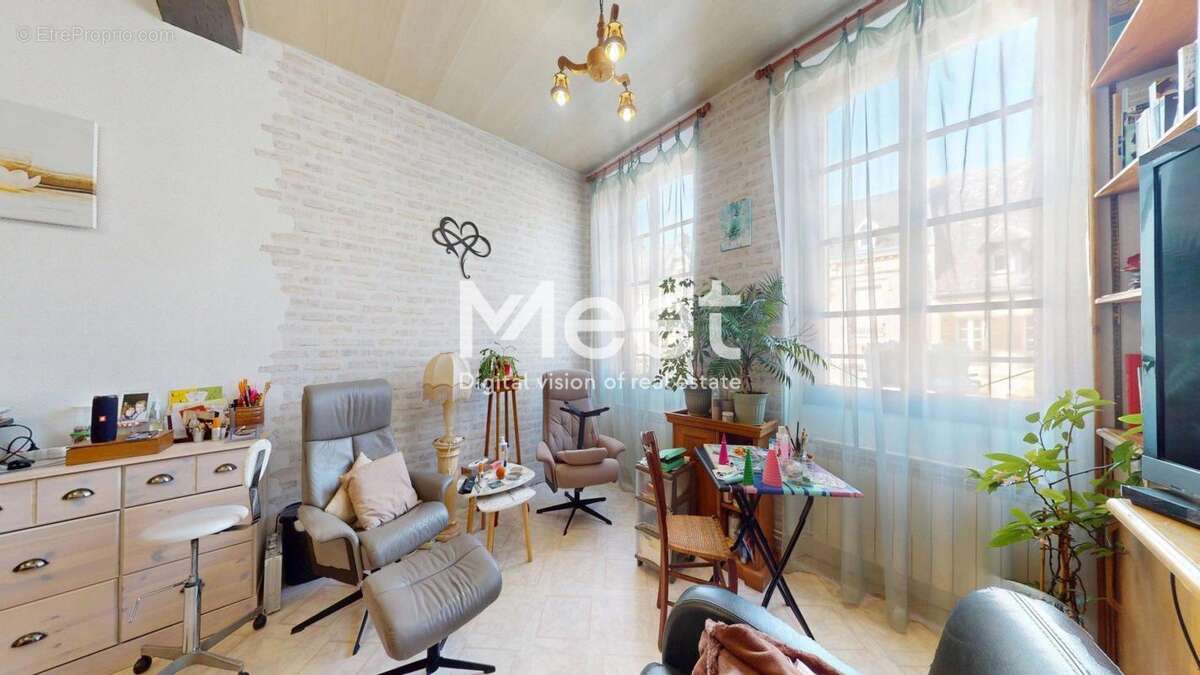 Commerce à VILLENEUVE-SUR-YONNE