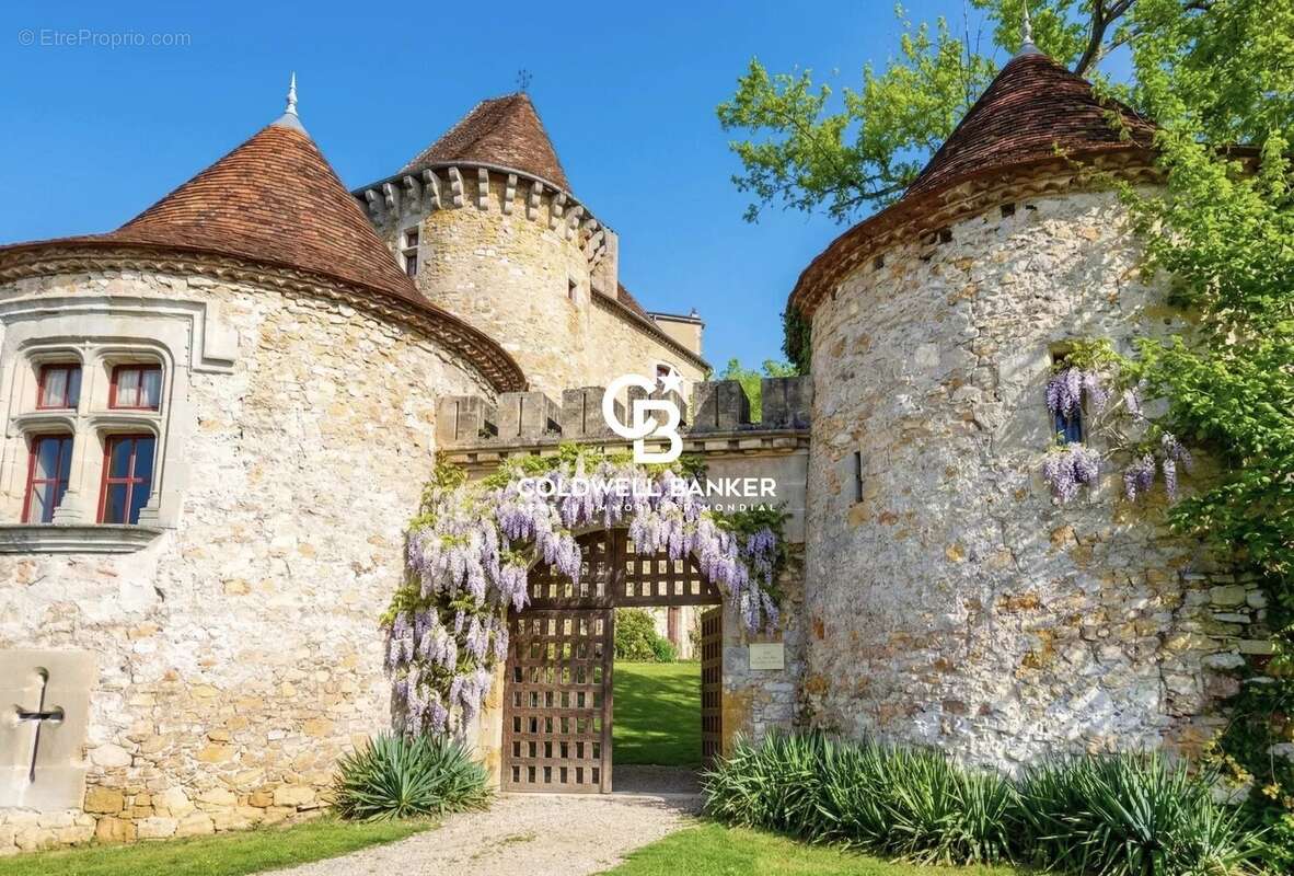 Maison à LISSAC-ET-MOURET