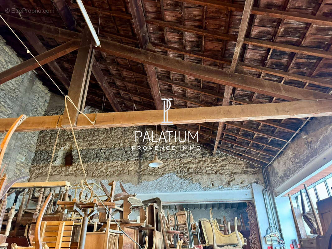 Commerce à SALON-DE-PROVENCE