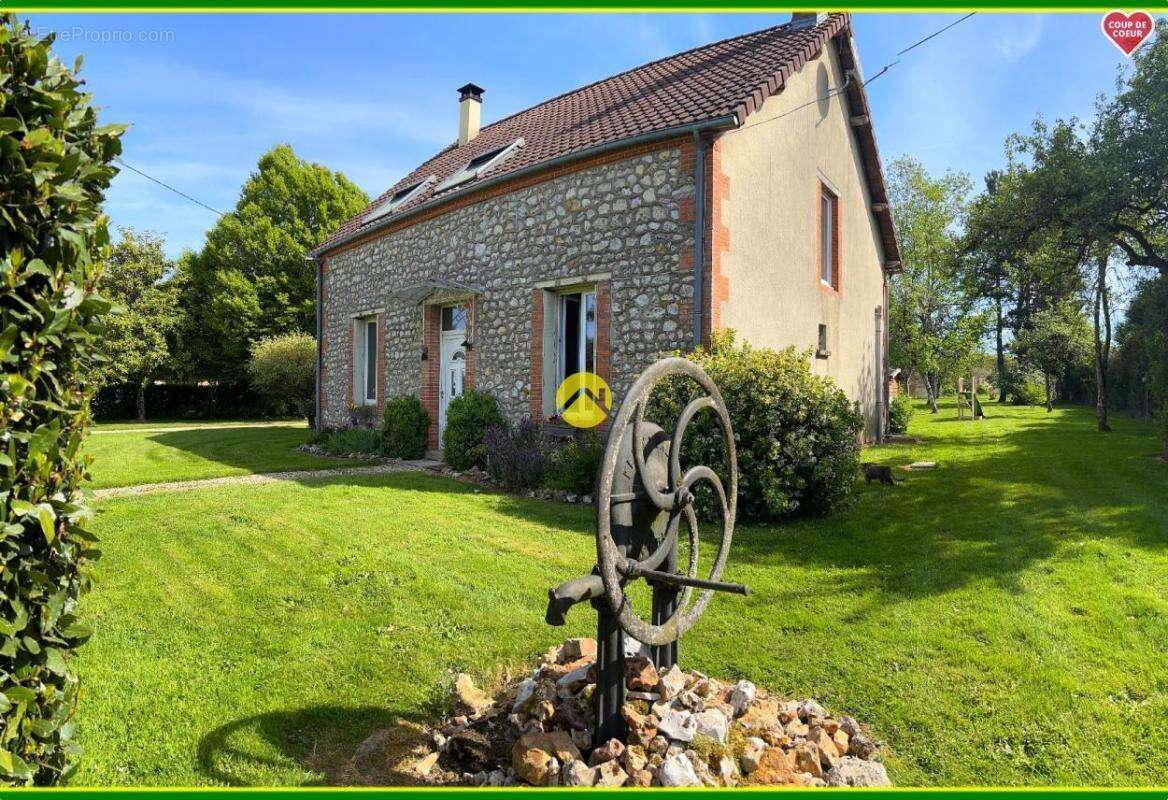 Maison à NEUVY-SUR-BARANGEON