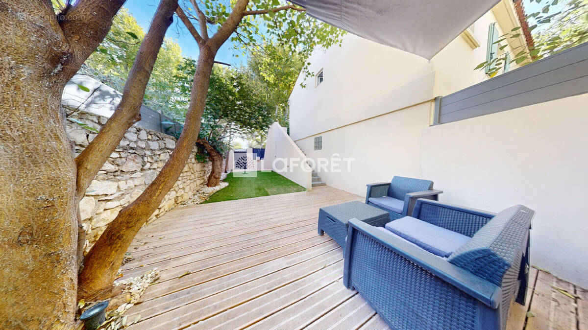 Appartement à LA FARE-LES-OLIVIERS