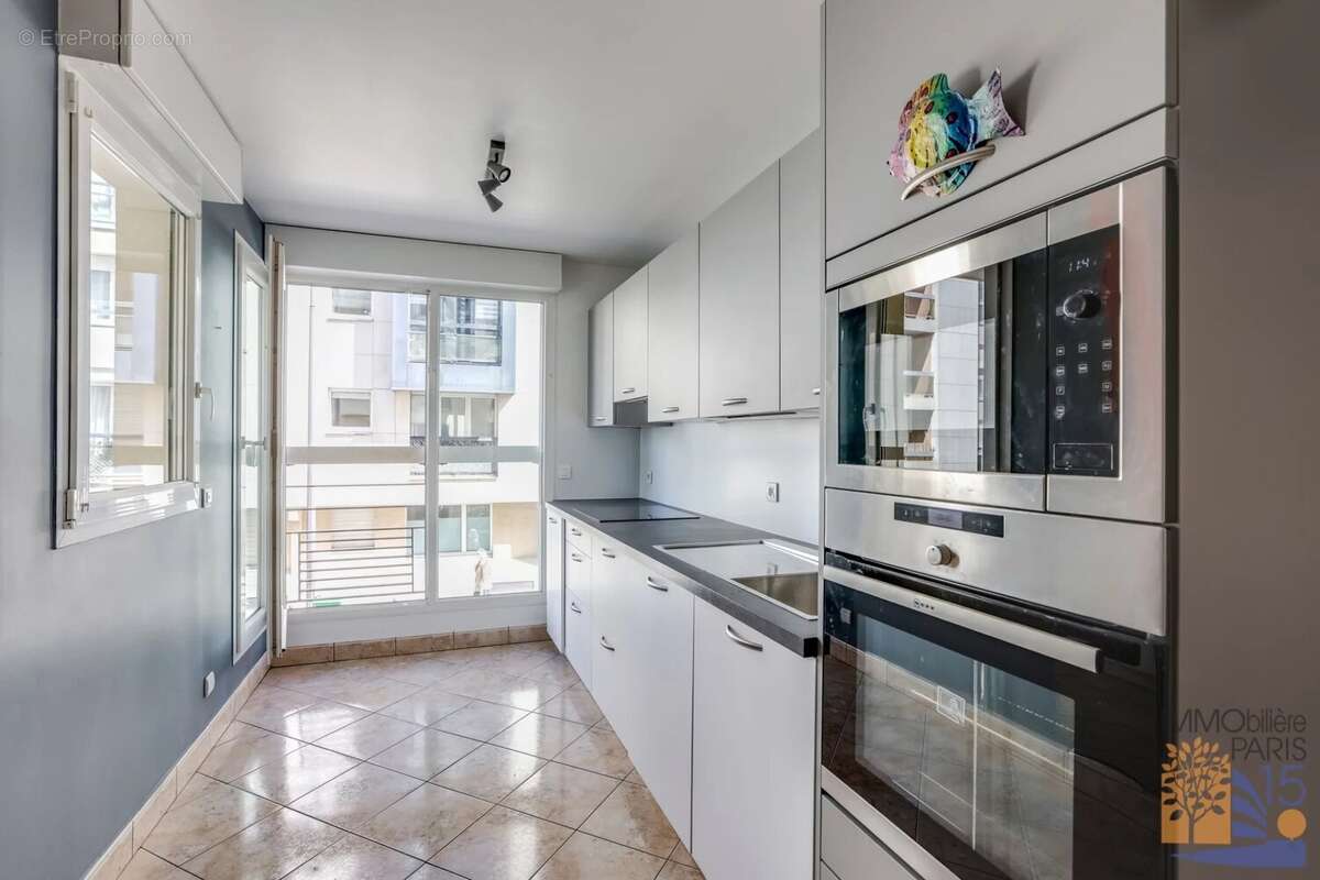 Appartement à PARIS-15E