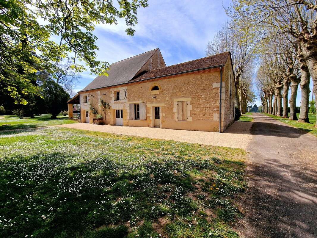 Belle Chartreuse de 450m2 habitable avec piscine - photo 8