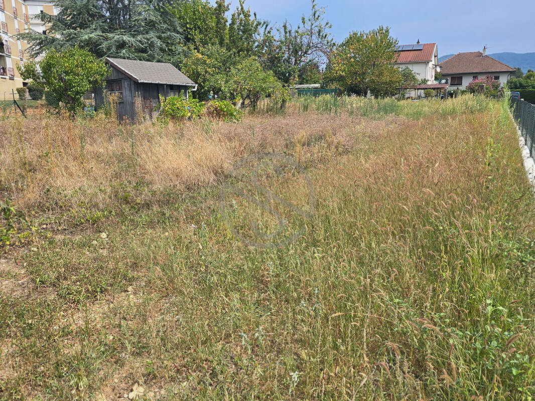Terrain à RIVES