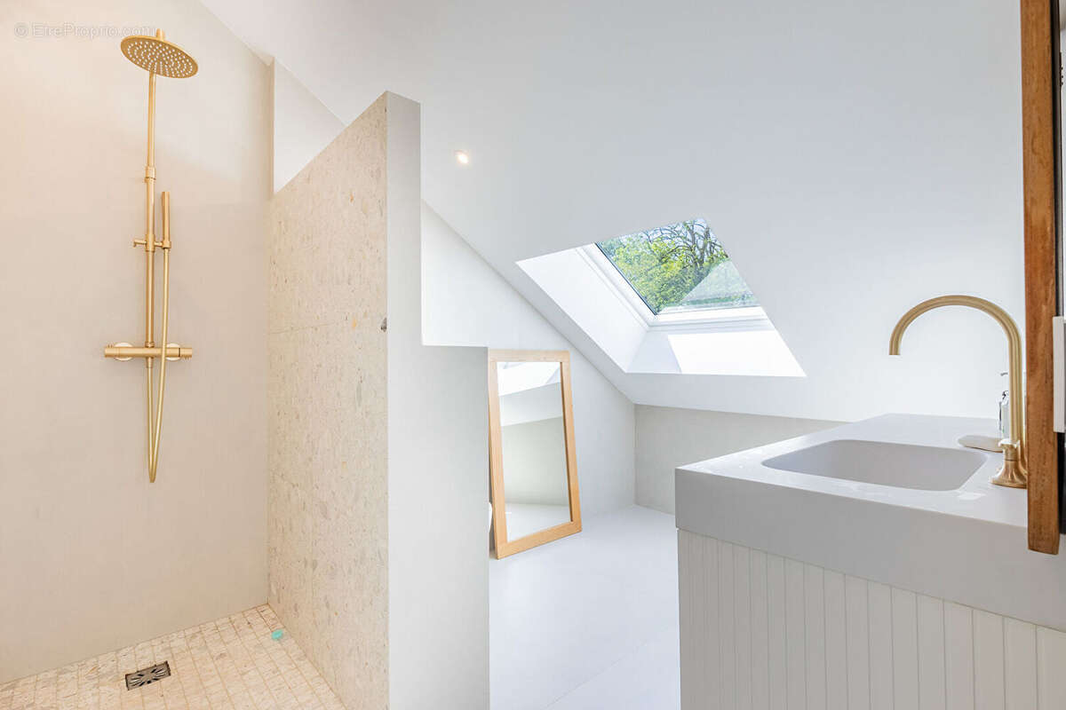 Maison à SAULX-LES-CHARTREUX