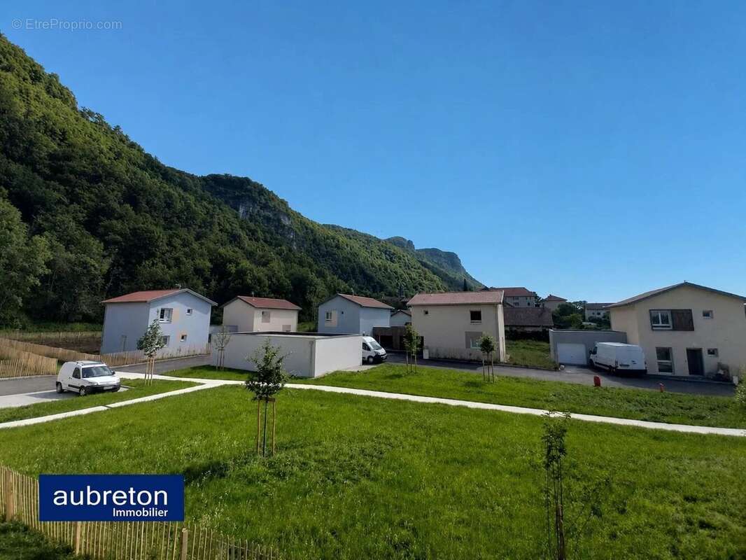 Maison à COGNIN-LES-GORGES