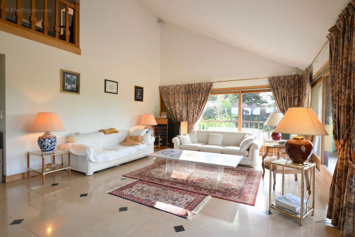 Maison à DUN-LES-PLACES