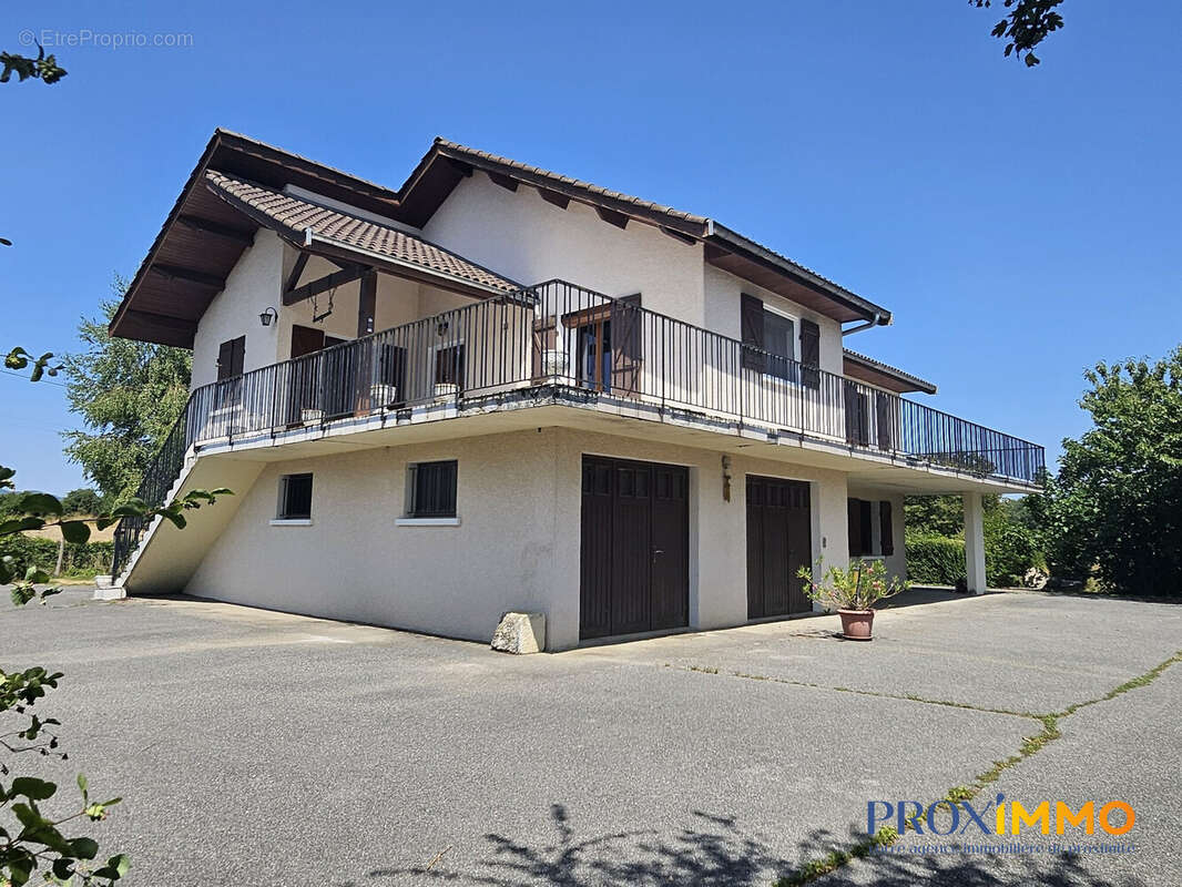 Maison 160 m² à Izeaux  - photo 2