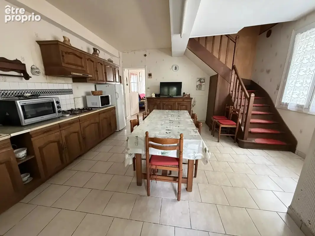 Maison de ville à rénover – Proche centre de Loudun (86) - photo 4