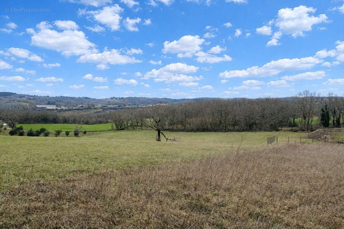 Terrain à CAHORS