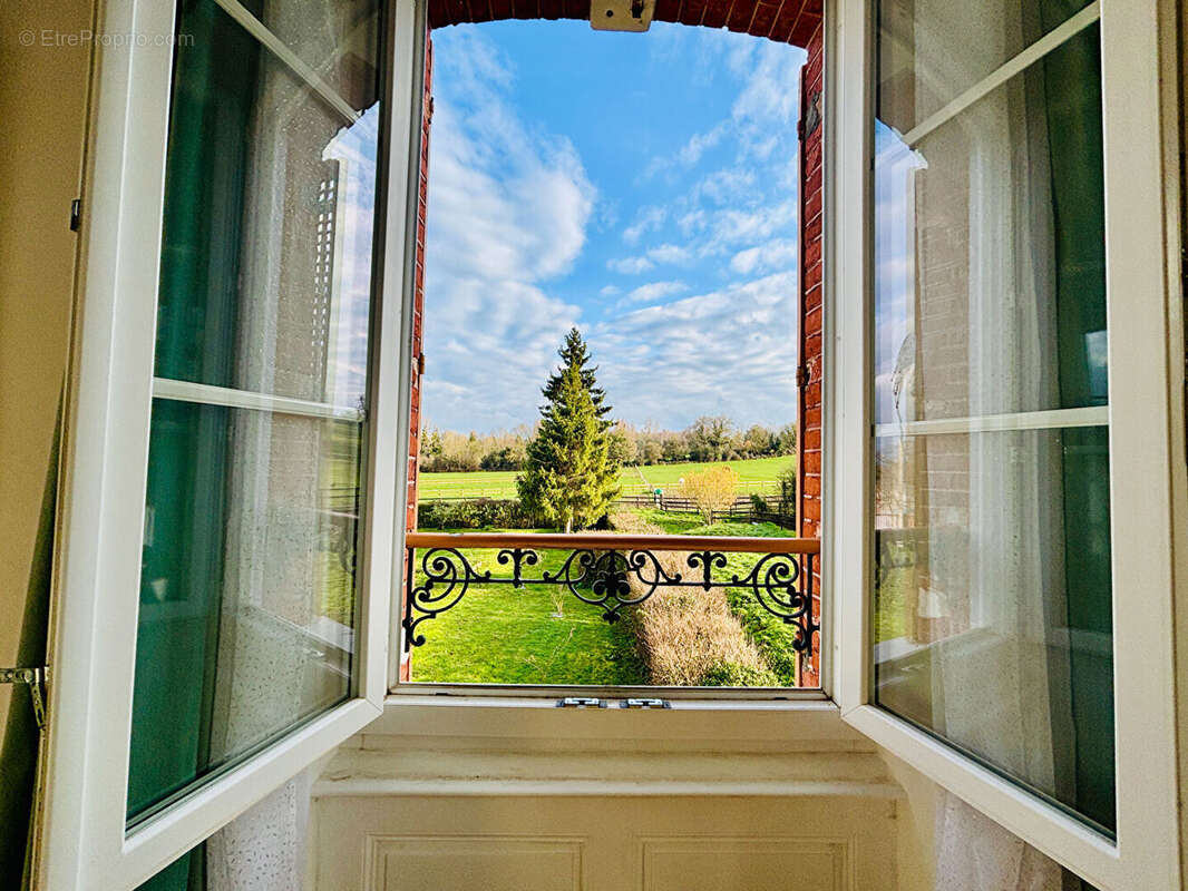 Maison à ARGENCES